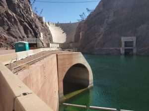 water next to Hoover Dam